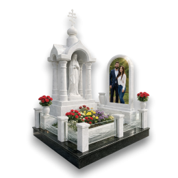 Полукруглая арка с вазами