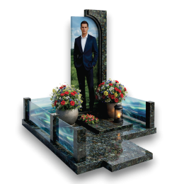 Арка со стеклянной оградой