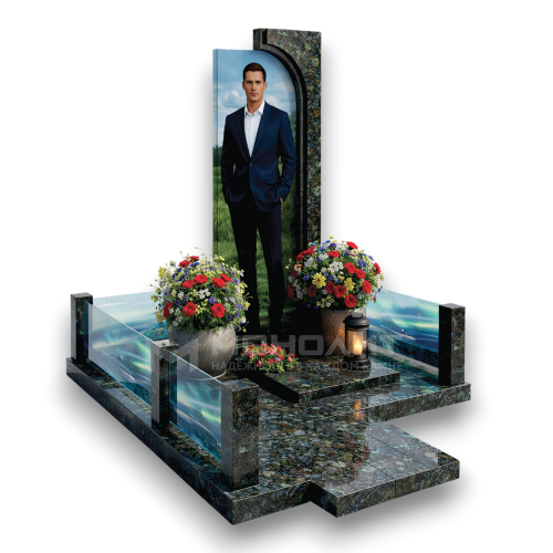 Арка со стеклянной оградой